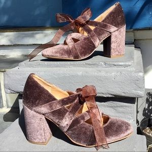 Latigo Vintage Y2K Brown Velvet Chunky Heels - Whimsigoth Fairycore Aesthetic